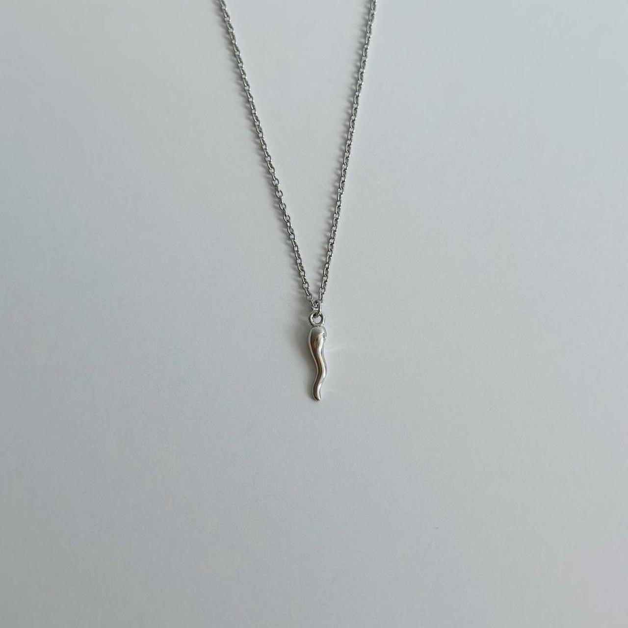 Silver Italian cornicello horn necklace