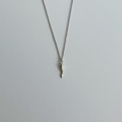 Silver Italian cornicello horn necklace