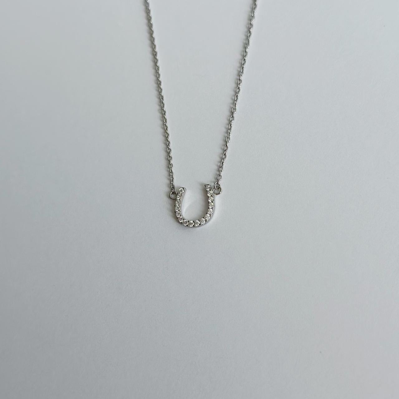 Silver horse shoe necklace