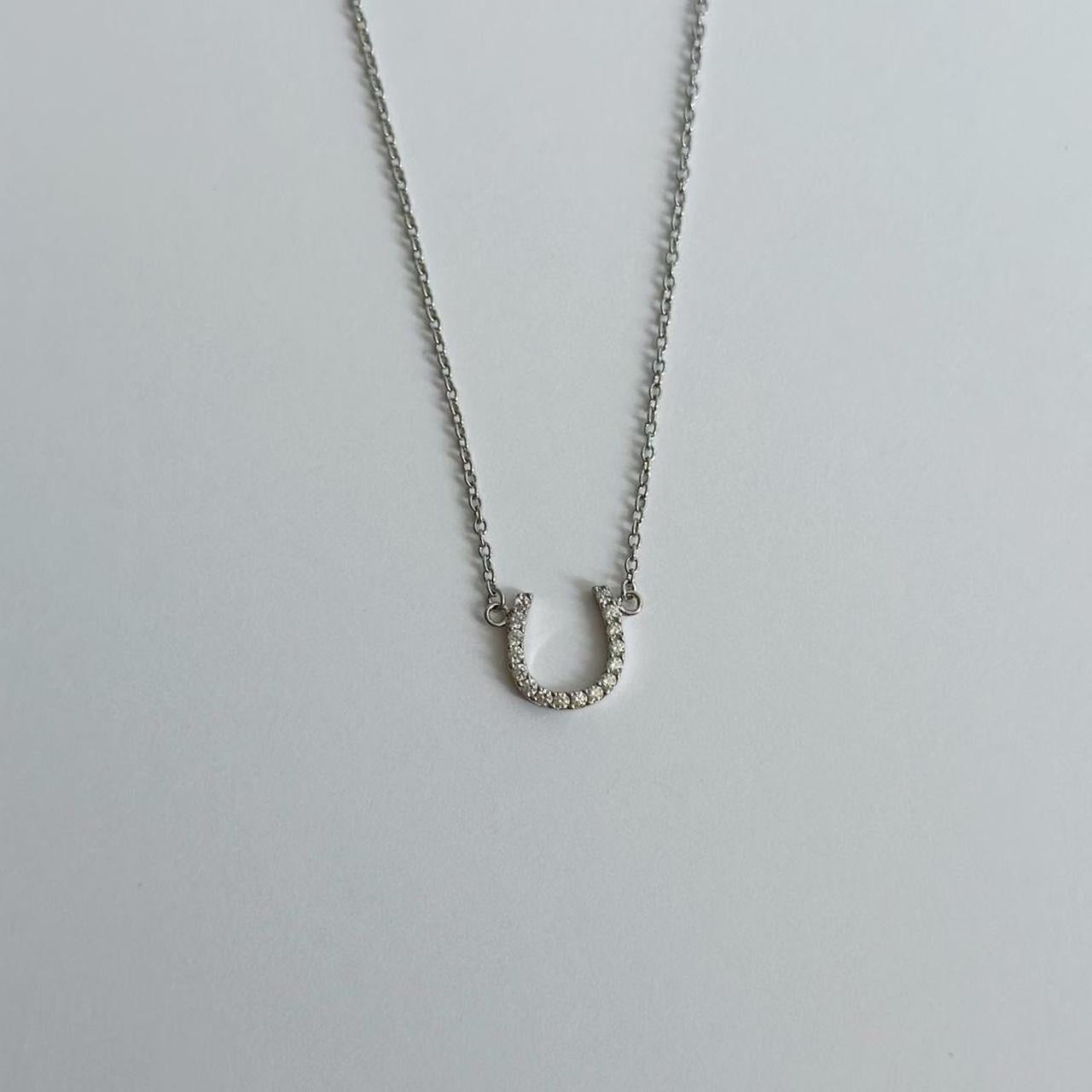 Silver horse shoe necklace