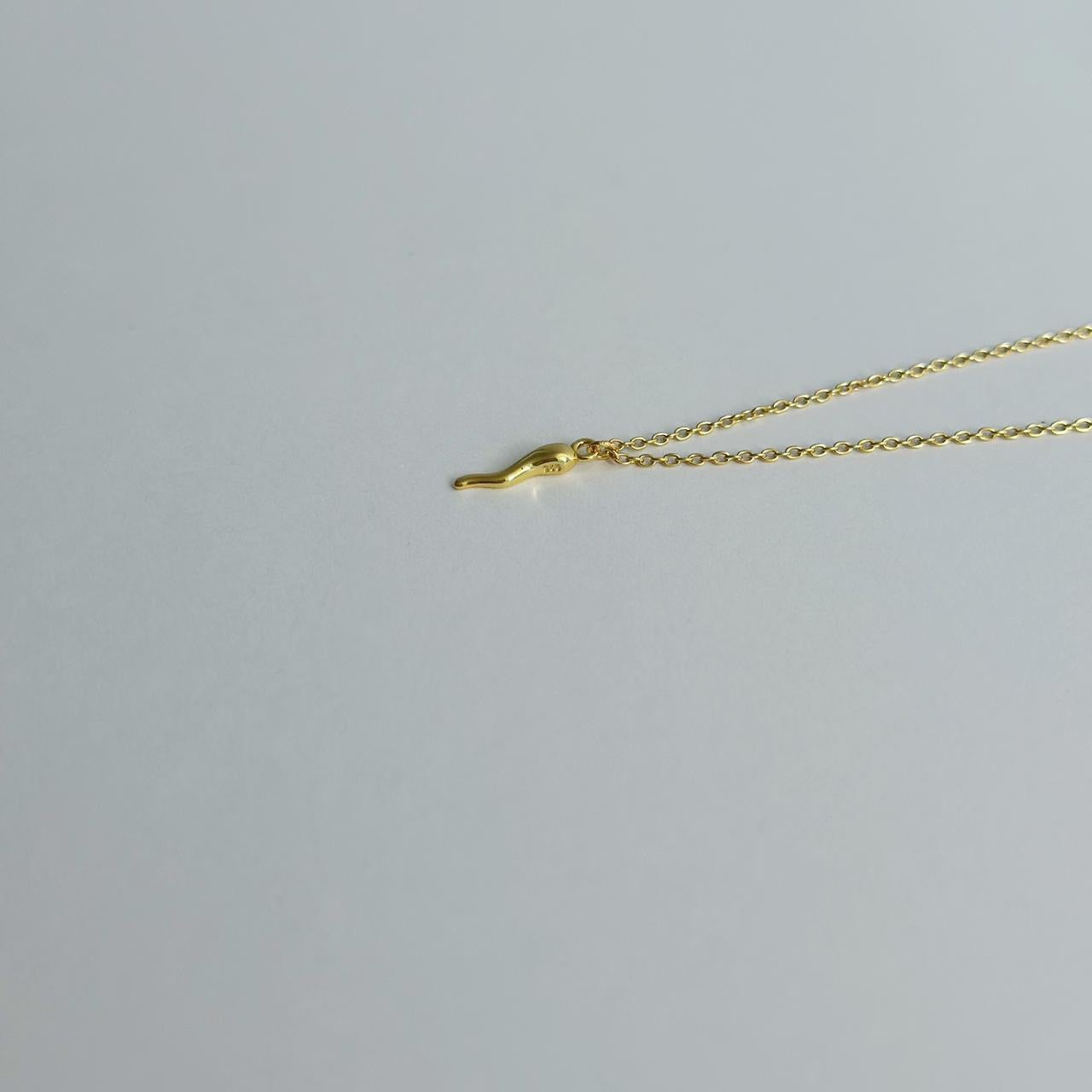 Gold Italian cornicello horn necklace