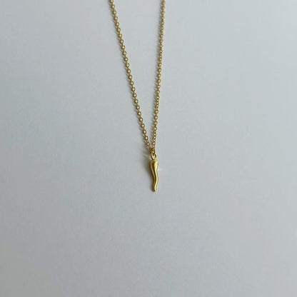 Gold Italian cornicello horn necklace