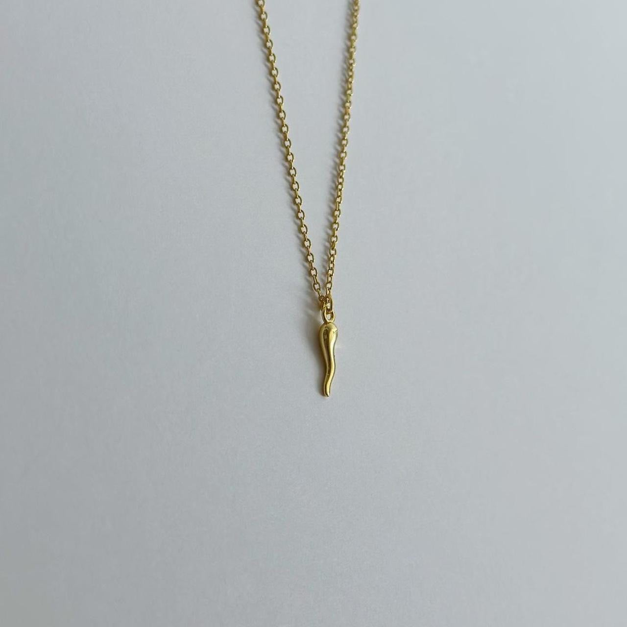 Gold Italian cornicello horn necklace