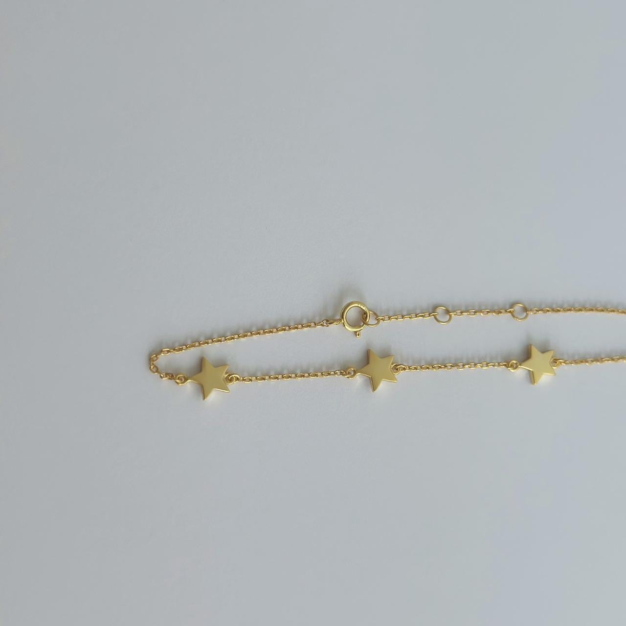 Gold star bracelet