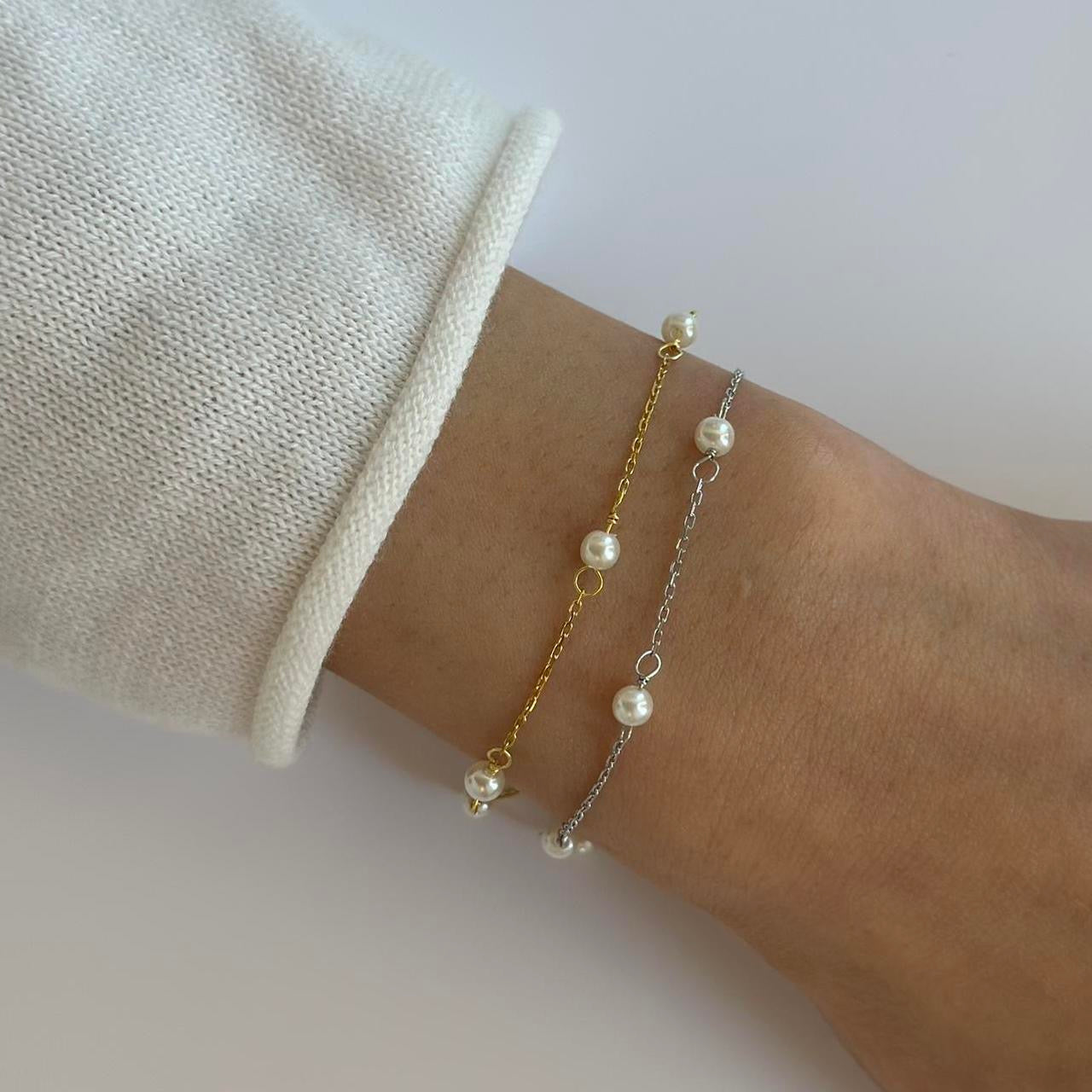 Gold pearl bracelet